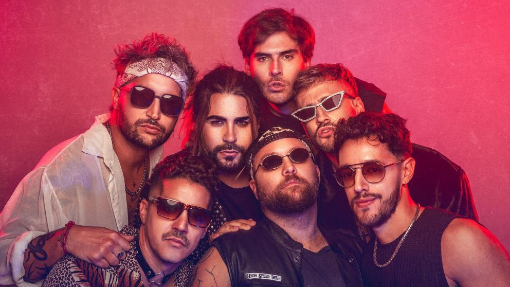 Nuestro Romance revive los éxitos románticos para cantarlos en vivo.
