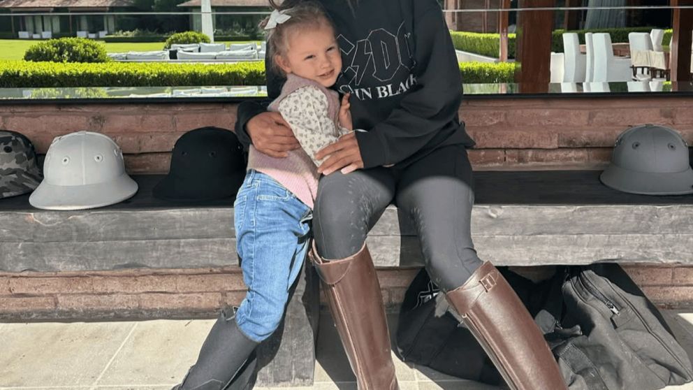 El tierno regalo que recibió la hija de Pampita y Roberto García Moritán