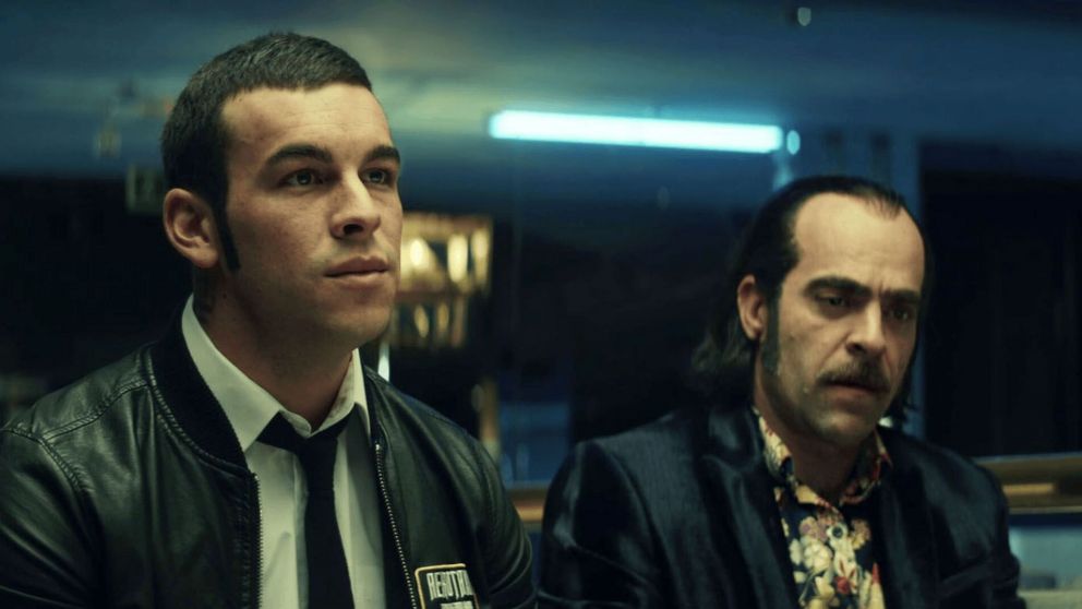 El thriller con Mario Casas y Luis Tosar que está disponible en Netflix Argentina.