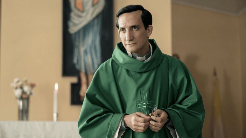 Netflix: la película sobre el Papa Francisco con Juan Minujín, Anthony Hopkins y Jonathan Pryce que es un éxito mundial.