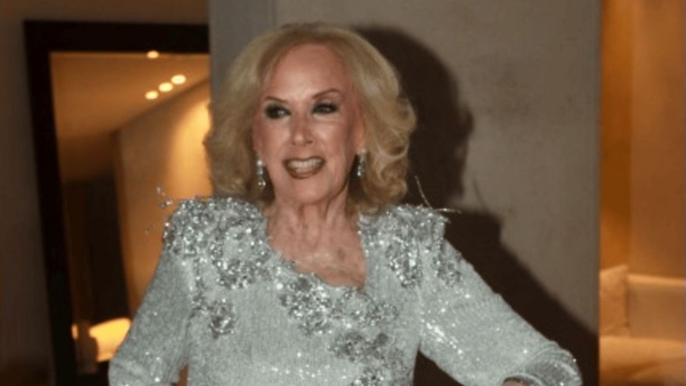 Mirtha Legrand cumplió 98 años y lo celebró rodeada de amigos y familiares. (Foto: Infobae)
