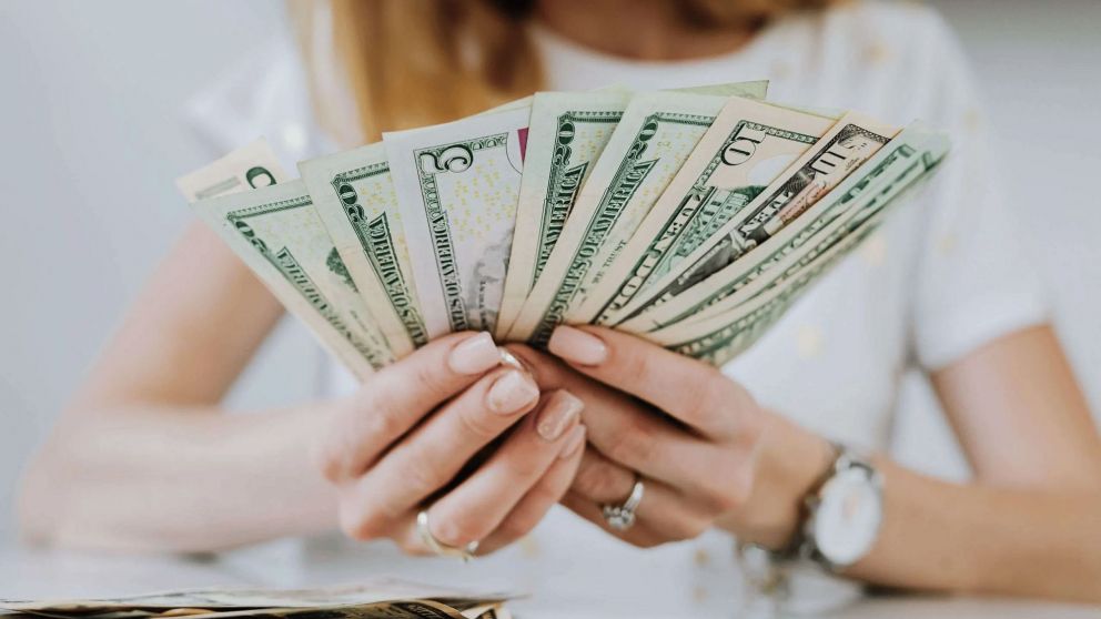 Una joven espa�ola ten�a una conexi�n especial con su cliente de loter�a.