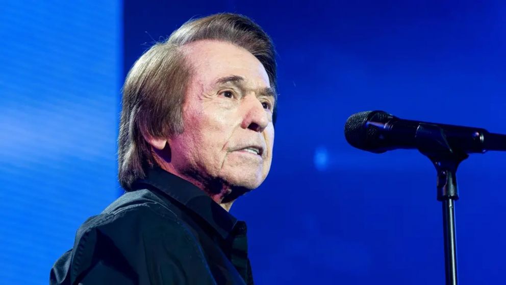 Raphael debi� ser hospitalizado tras sufrir un ACV (Foto web).