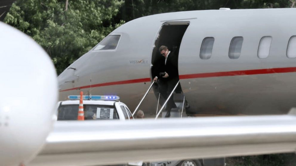 Luis Miguel aterrizó en Argentina junto a su novia y se prepara para sus conciertos.