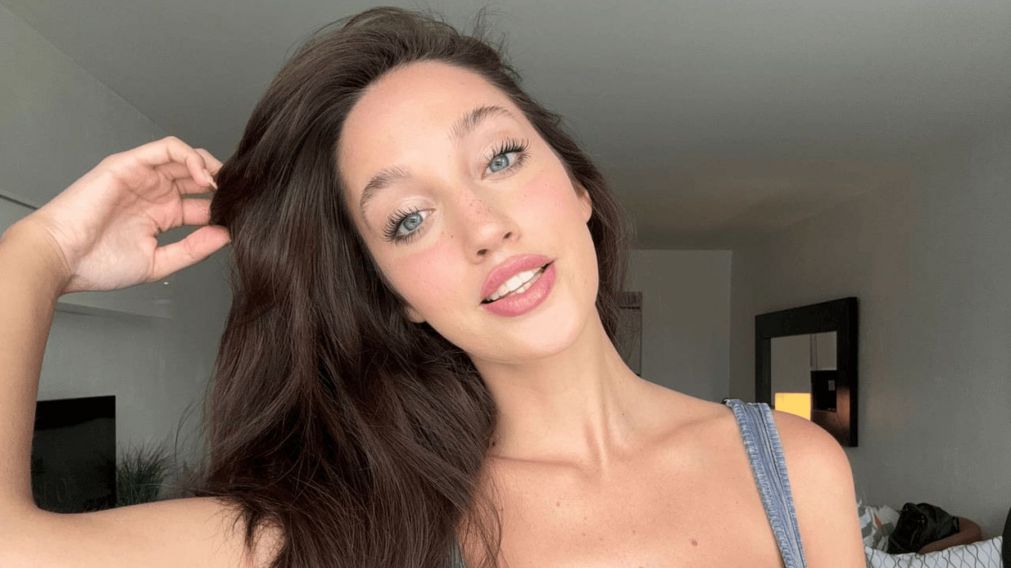 Brenda Di Aloy, la hija de Yuyito, llegó a la pista del "Cantando 2024" con un look infartante.