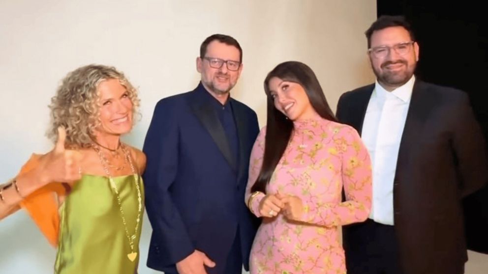 Wanda Nara, junto a Damián Betular, Maru Botana y Christophe Krywonis para las promociones de "Bake Off Famosos".