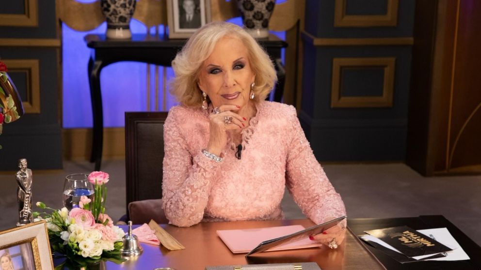 Mirtha Legrand vuelve con una nueva "mesaza".
