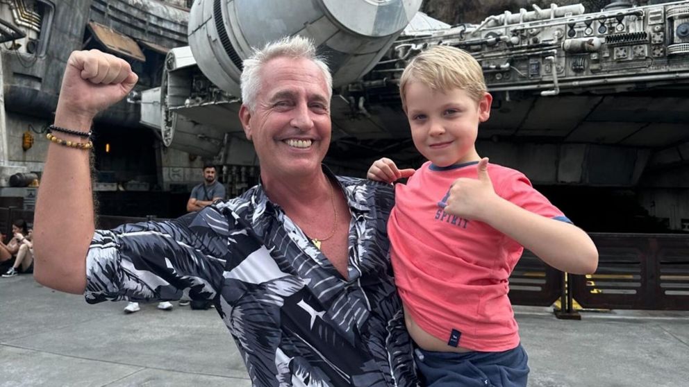 Marley le cont� a Mirko que tendr� una hermanita.