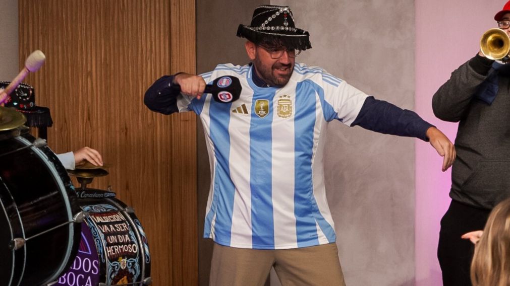 El festejo de Dami�n Betular por la Copa Am�rica en Olga, durante su programa de streaming: "Somos bicampeones..."