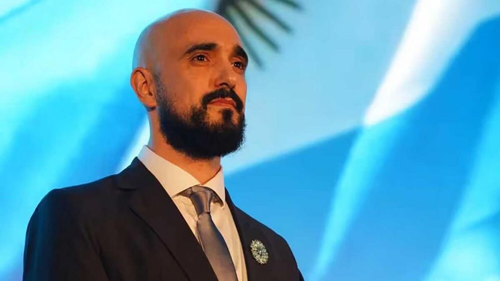 Abel Pintos cantará el Himno Nacional en la final de la Copa América.