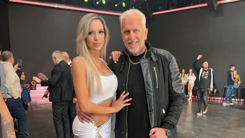 Una trabajadora sexual le habría robado dólares a Andrés Nara y su esposa.