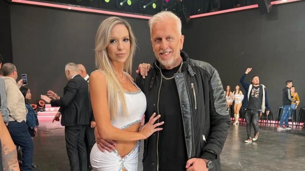 Una trabajadora sexual le habría robado dólares a Andrés Nara y su esposa.