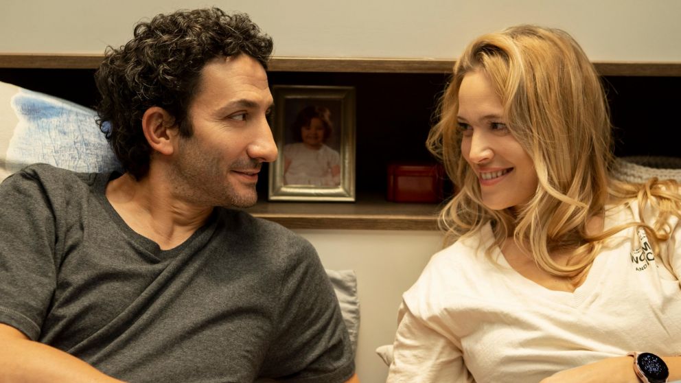 La comedia romántica con Luisana Lopilato y Juan Minujín que la rompe en Netflix.