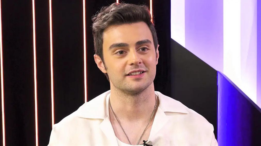 "Todo por mi hogar": Quién es Yiit Koçak, el actor que interpreta a Ömer.