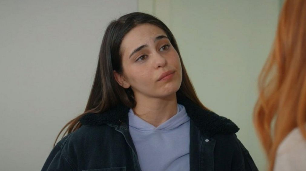 "Todo por mi hogar": la actriz que interpreta a Elif fue hospitalizada de urgencia y tuvo que dejar la ficción.