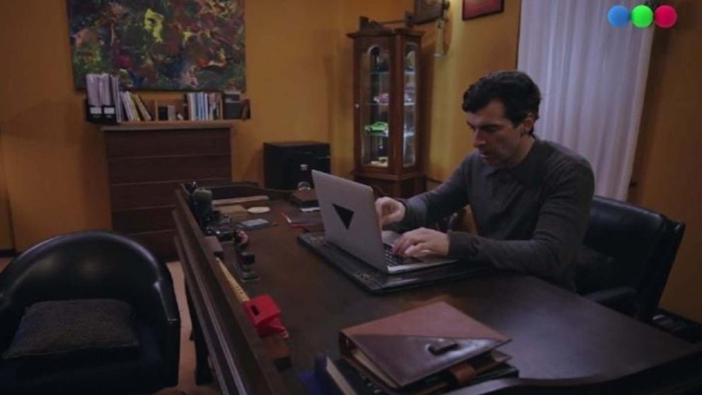 "Melissa": Orhan descubrirá que Hazim robó el anillo de Begüm.