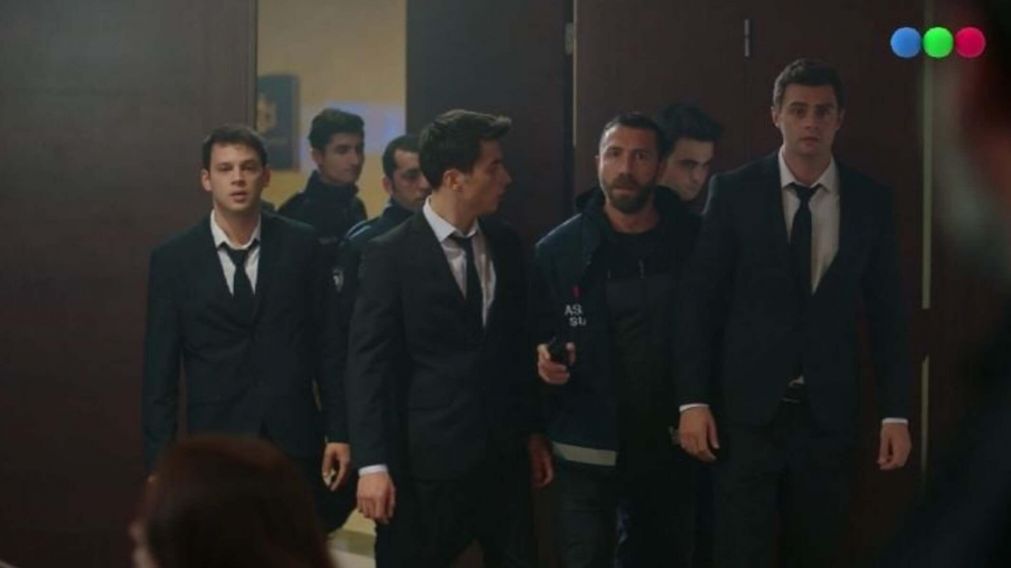 "Todo por mi hogar": Ömer, Ogulcan y Sarp, en graves problemas.