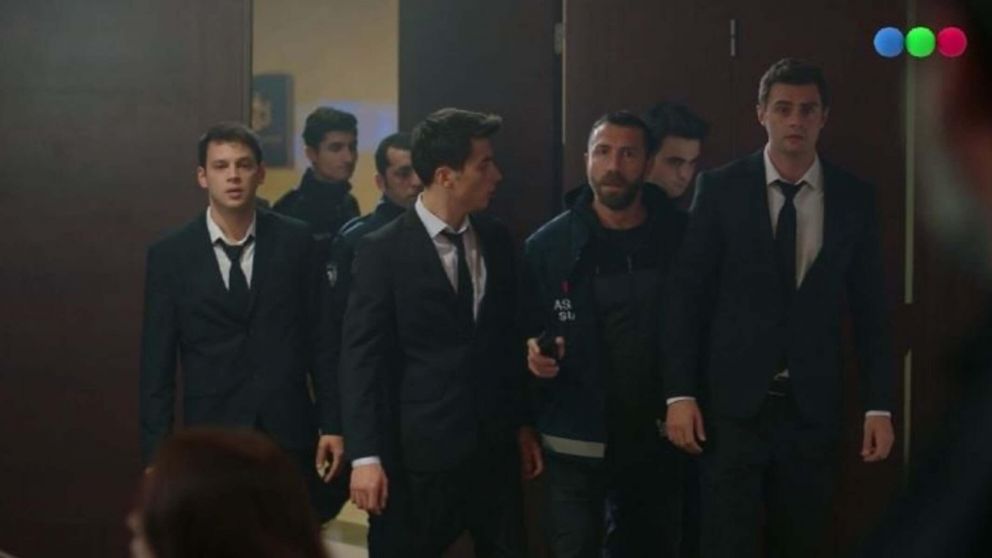 "Todo por mi hogar": Ömer, Ogulcan y Sarp, en graves problemas.