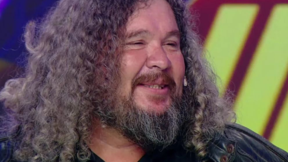 "Los 8 escalones": un maestro rural buscó darle una sorpresa a su madre. (El Trece)