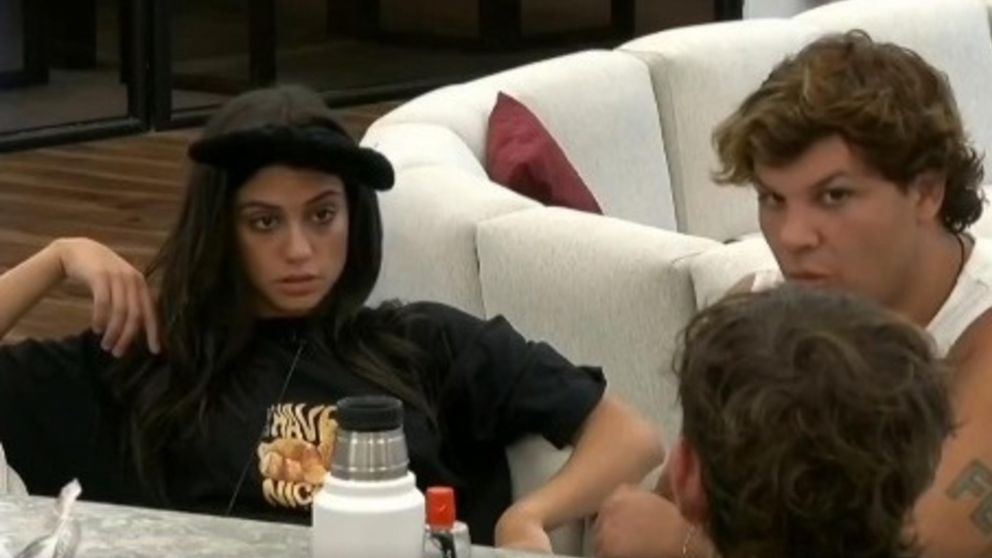 Rosina de "Gran Hermano 2024" se enteró de la falsa expulsión de Agostina y alertó a sus compañeros.