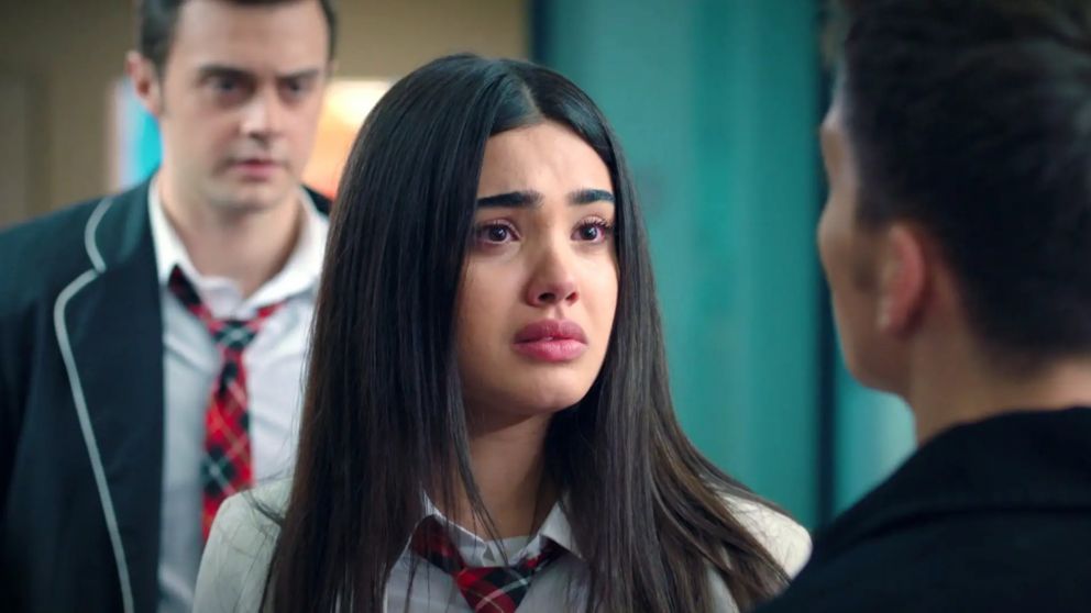 "Todo por mi hogar": Sarp busca conquistar a Süsen para lastimar a Ömer. (Telefe)