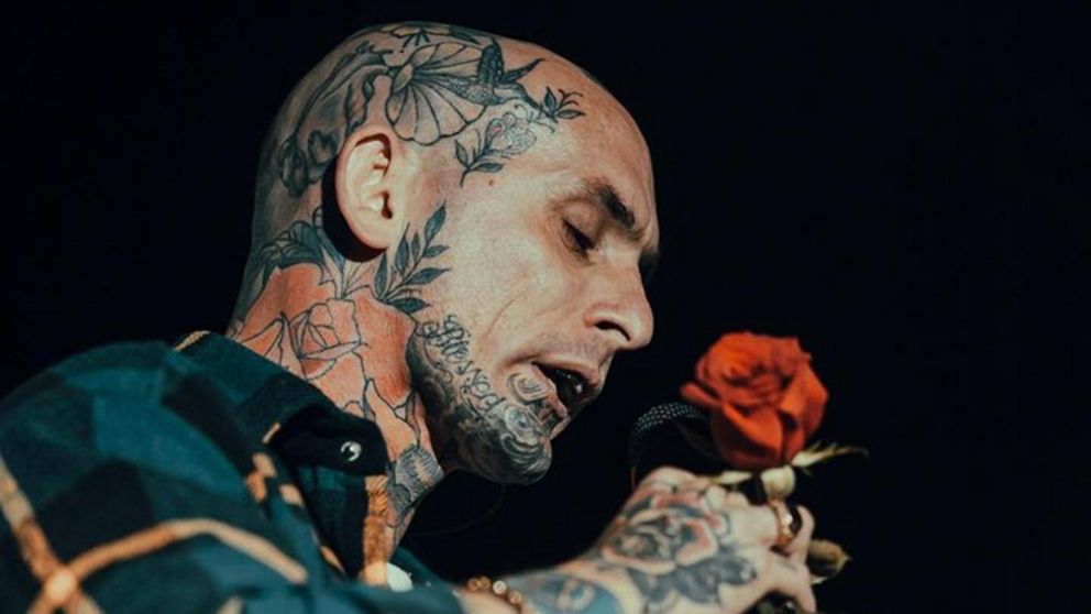 Emanuel Noir, de "Ke Personajes", con su nueva novia (Instagram: @emanuelnoir).