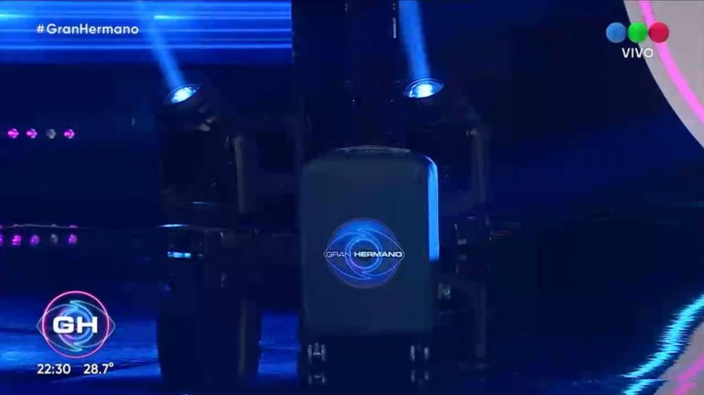 "Gran Hermano 2024": qu� hab�a en la valija que Santiago del Moro les envi� a los participantes.