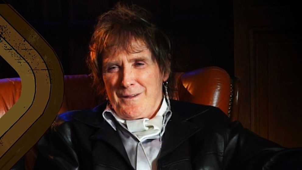 Murió Colin Burgess, el primer baterista de AC/DC, a los 77 años.