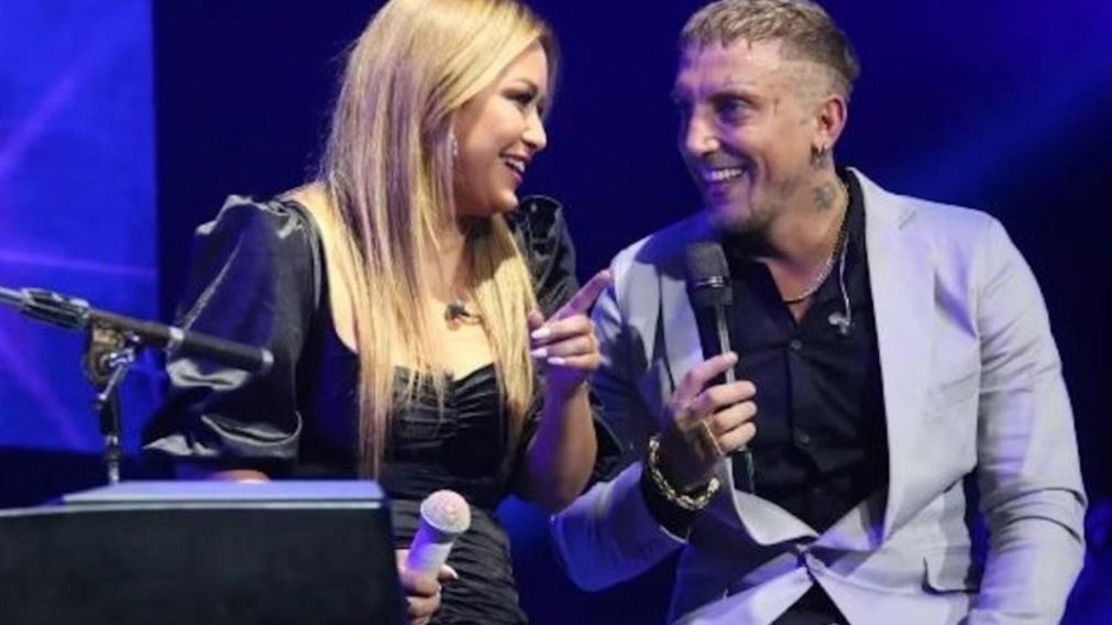 Karina 'La princesita' y El Polaco cantaron juntos un tema romántico en el Gran Rex.