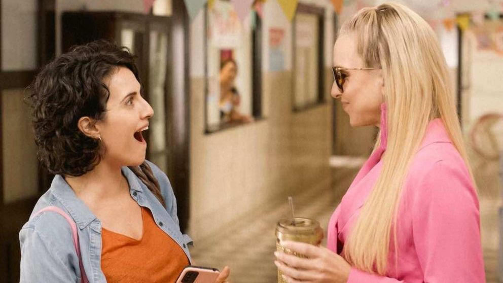 Netflix: el film de Carla Peterson y Julieta Díaz que aborda la temática de las cirugías estéticas.