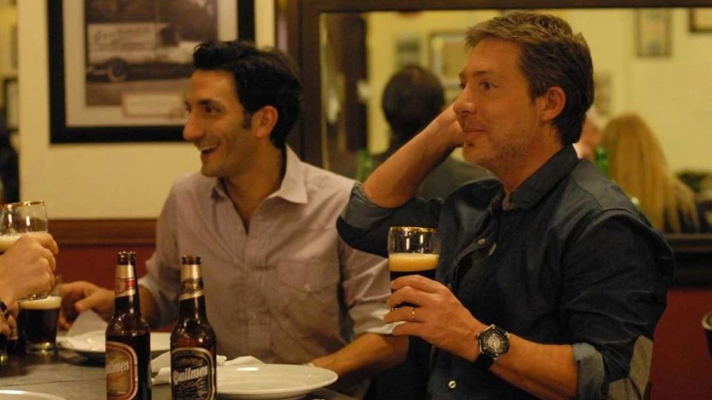 La comedia romántica con Adrián Suar y Juan Minujín, disponible en Netflix Argentina, que pone en debate el intercambio de parejas. (Foto: SensaCine).