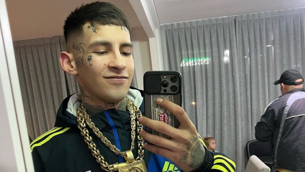 L-Gante tocó en la inauguración de un local del hermano de Tamara Báez. (Instagram: @lgante_keloke)