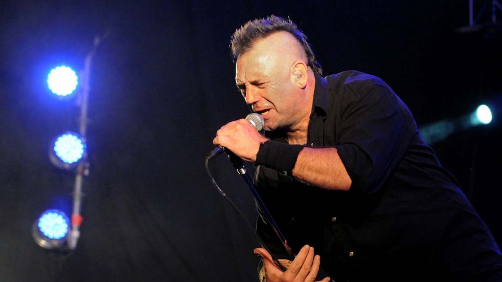 El velatorio de Ricardo Iorio, ícono del heavy metal argentino, en Coronel Suárez.