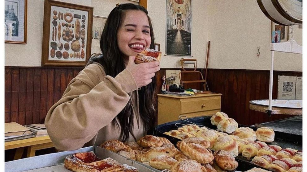 El pasado de Emilia Mernes vendiendo tortitas negras en Entre Rios. (Instagram: @cheeboludo)