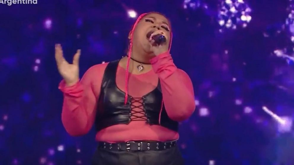 Tras la polémica en "La Voz Argentina", Esperanza Careri volvió para la revancha.