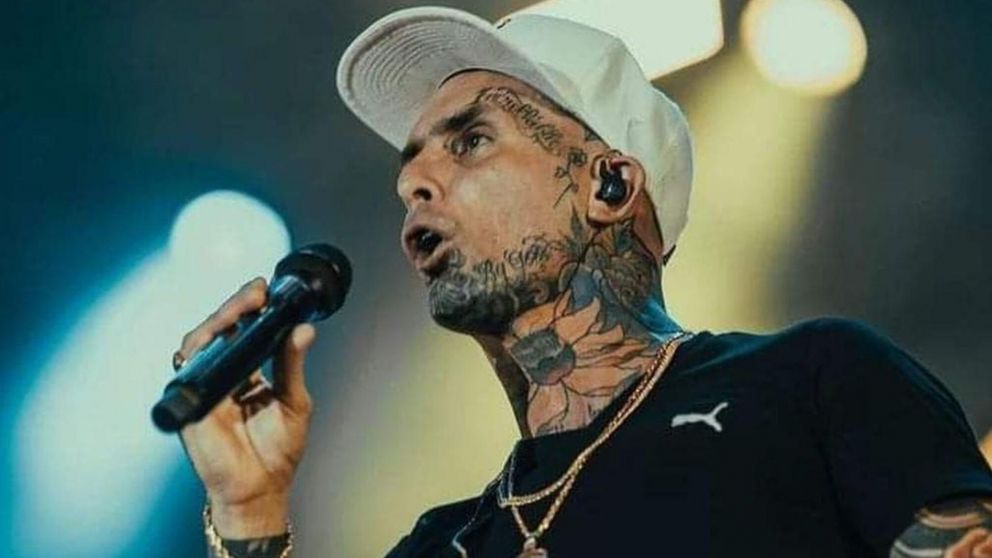 Un fan de "Ke personajes" se subi� al escenario: la reacci�n de Emanuel Noir.