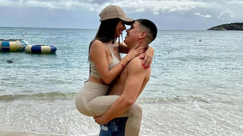 Daniela Celis confirmó su embarazo.