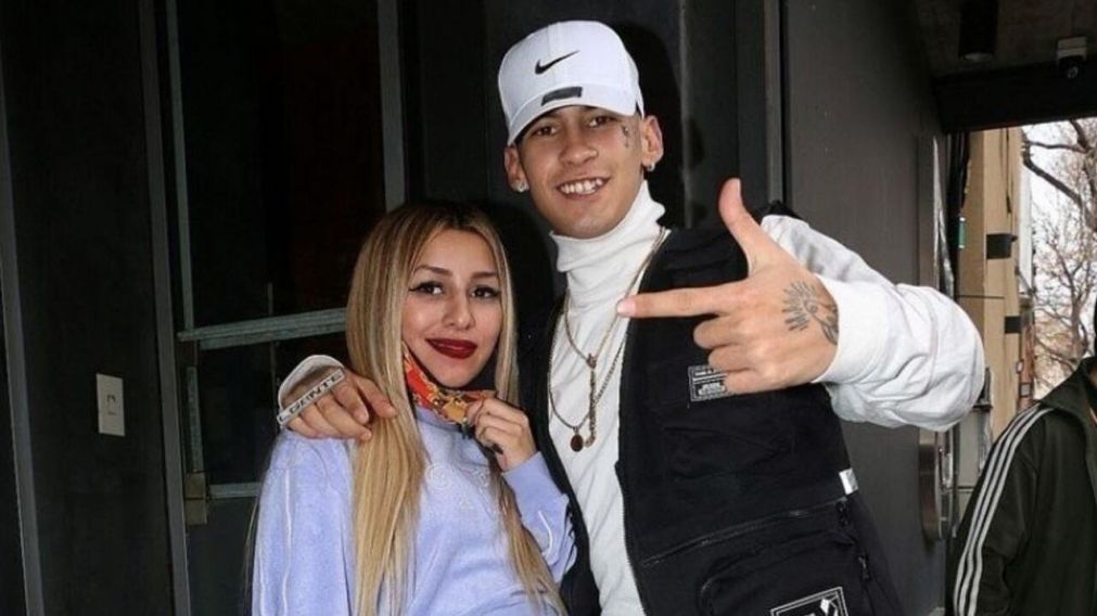 L-Gante le regaló un lujoso auto importado a Tamara Báez.