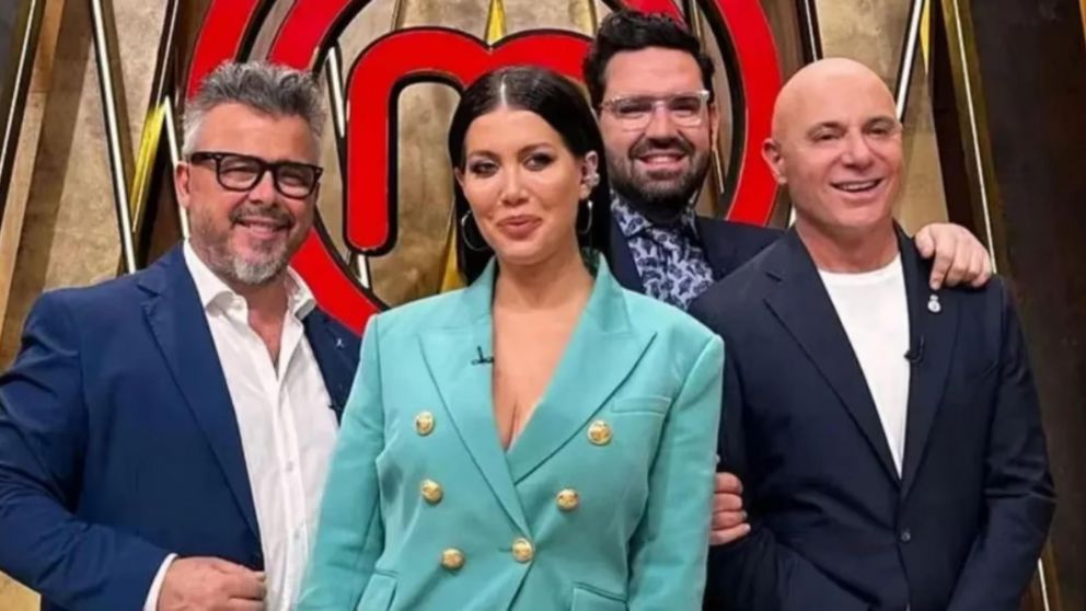 Un cocinero se despide de las cocinas de MasterChef.