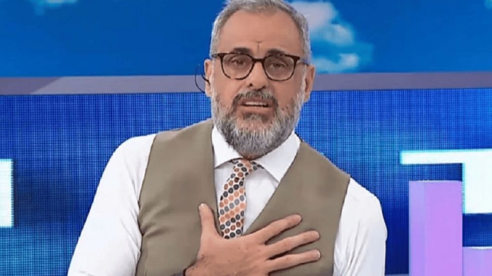 Se reveló quién era la mujer que estaría con Jorge Rial previo a su internación.