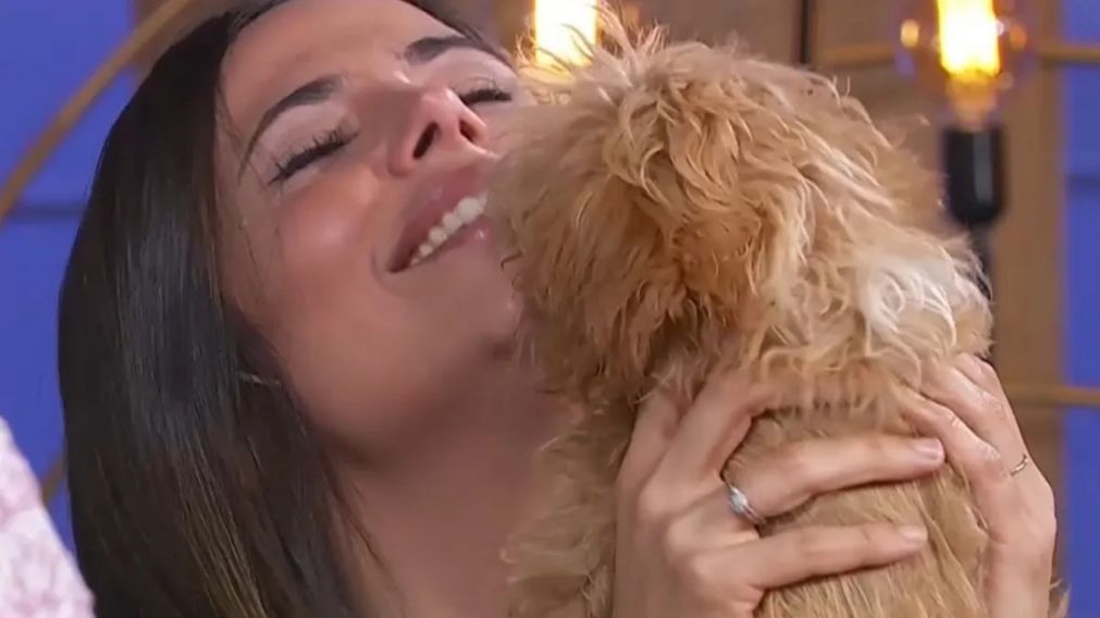 Romina de Gran Hermano llev� a Caramelo a la playa.