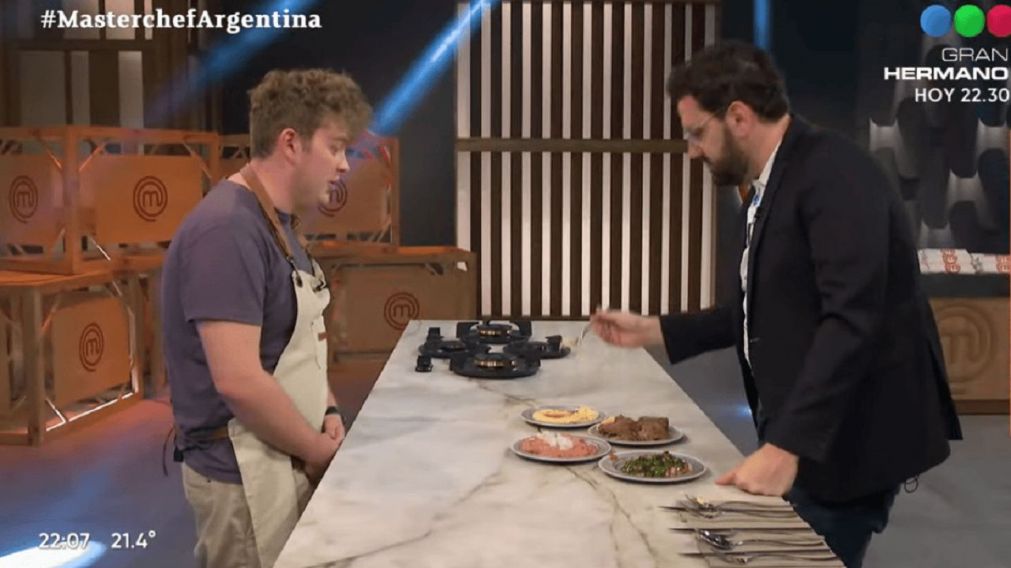 El participante Aquiles hizo reir al jurado de MasterChef por un comentario sobre el comercio de Damián Betular.