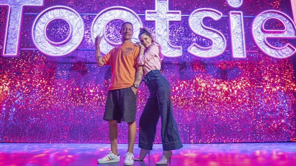 Nico Vázquez y Julieta Nair Calvo en el debut de Tootsie