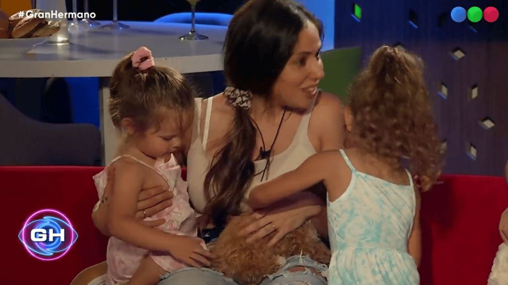 Las chicas conocieron a Caramelo pero el momento generó preocupación en el público.