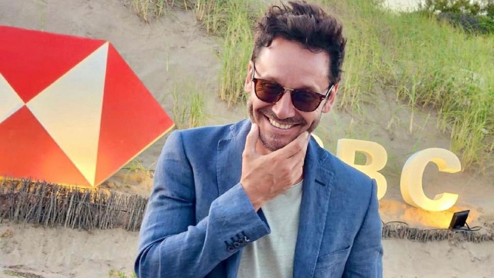 La nueva imagen de Benjam�n Vicu�a.