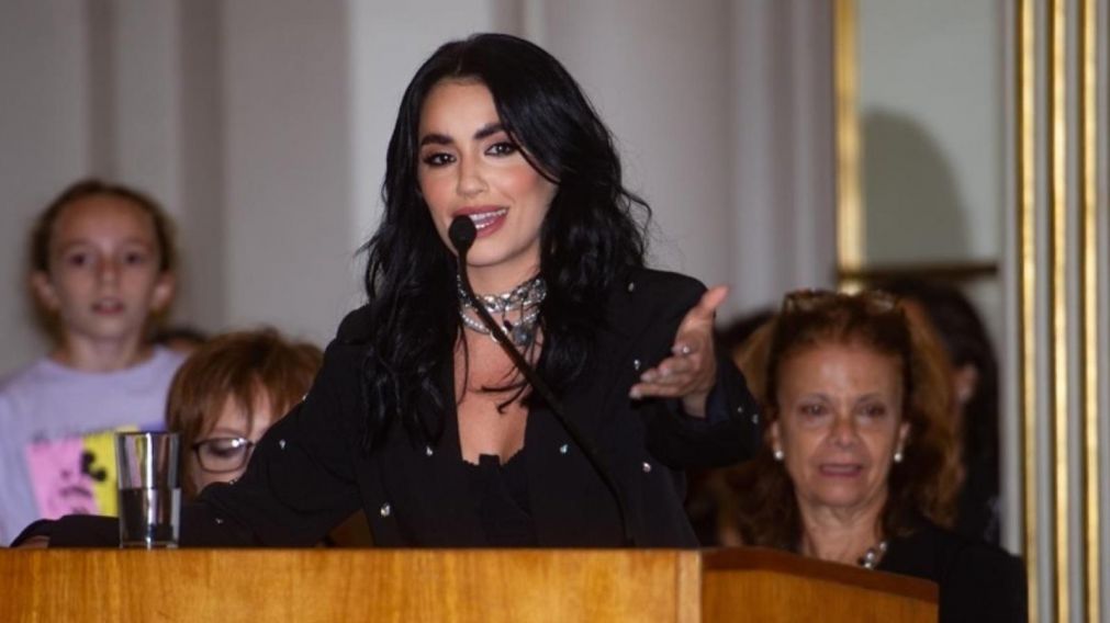 Lali Espósito fue galardona por la Legislatura porteña (Télam).