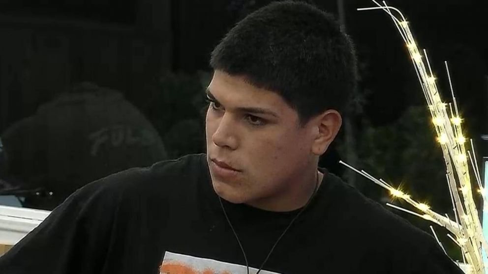 Polémica por la aparición de Thiago de "Gran Hermano" en la tapa de un libro.