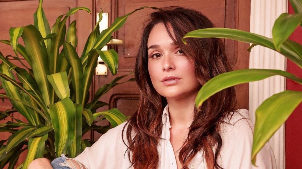 Lali Gonz�lez sorprendi� con un osado look con transparencias.