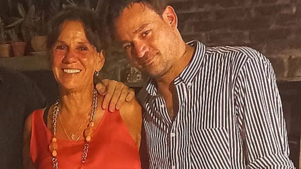 La madre de Chano Charpentier rompió el silencio tras el despertar del cantante.