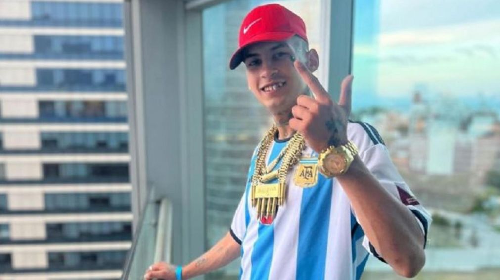 L-Gante compró una Ferrari a un precio millonario y hay misterio por cómo consiguió los dólares.